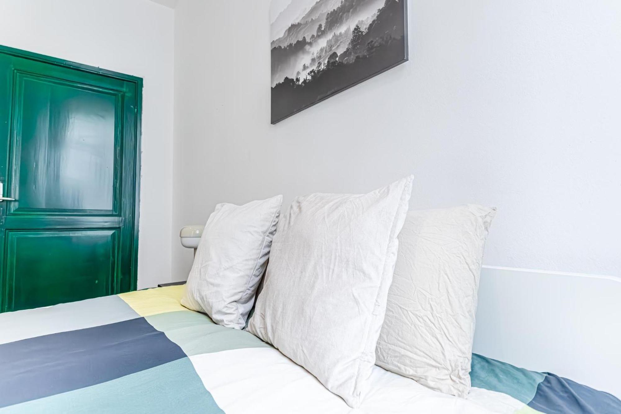Apartment Spacious Shared 5br In The Heart Of *