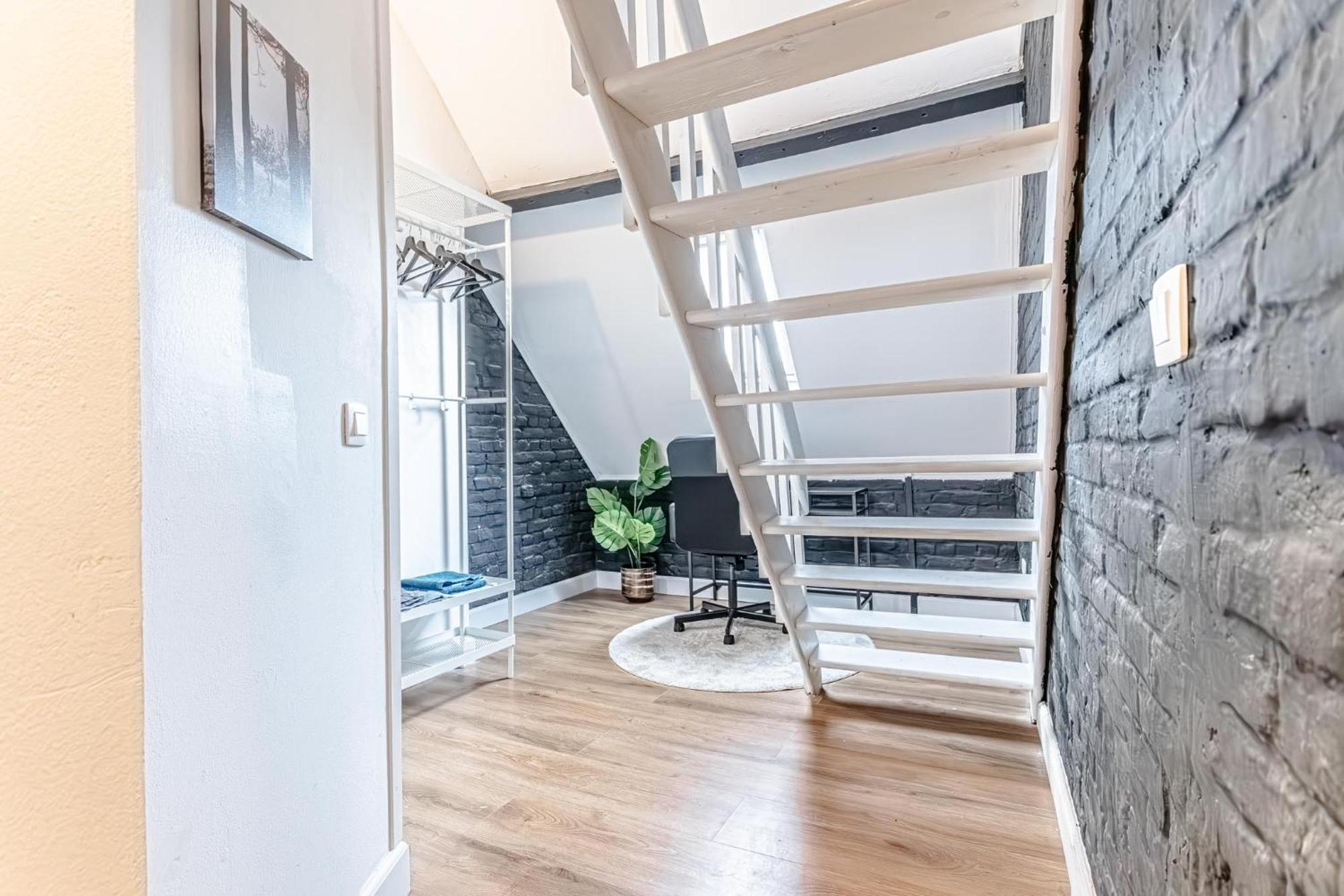 Spacious Shared 5br In The Heart Of Apartment
