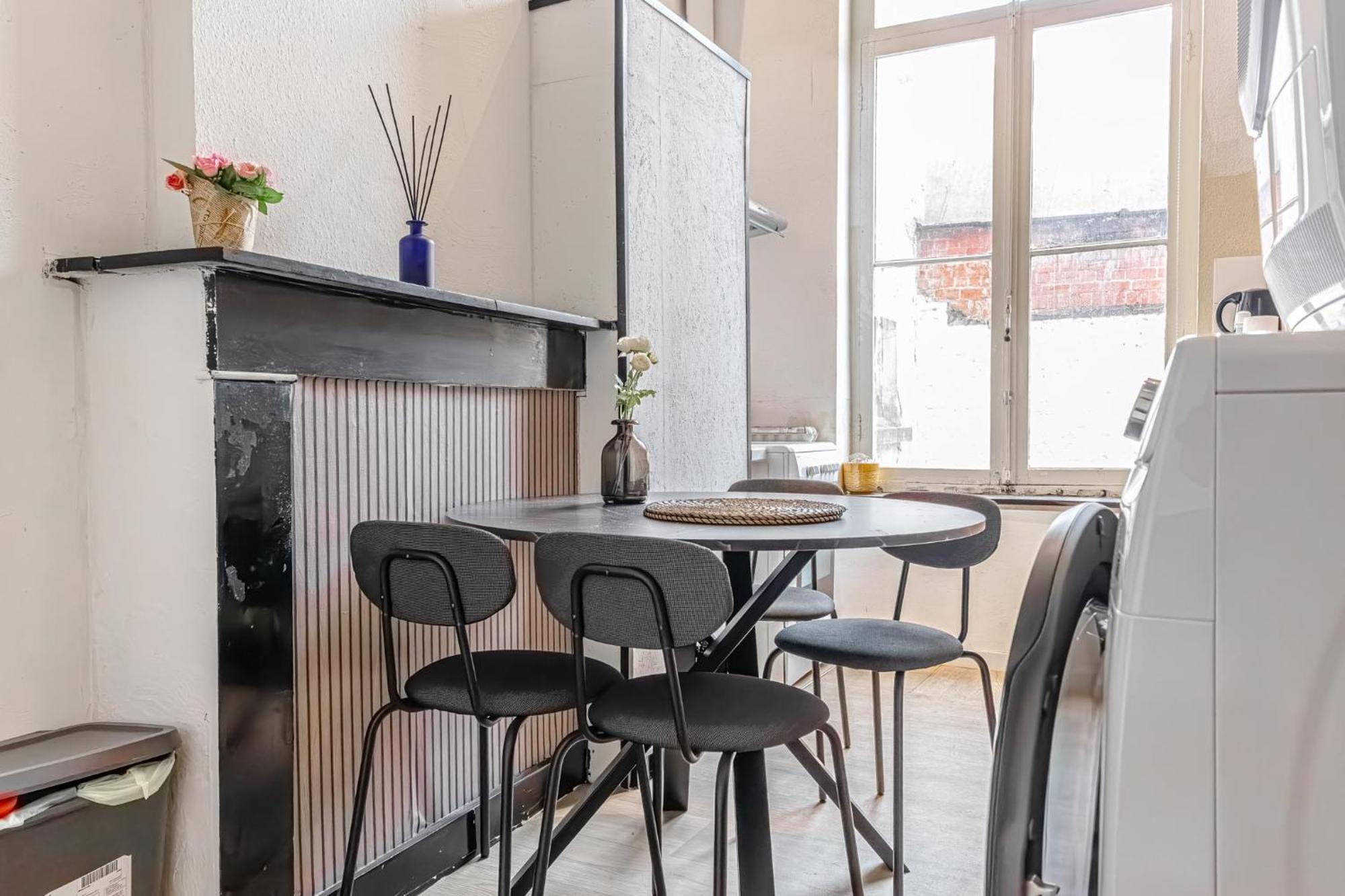 Spacious Shared 5br In The Heart Of Apartment